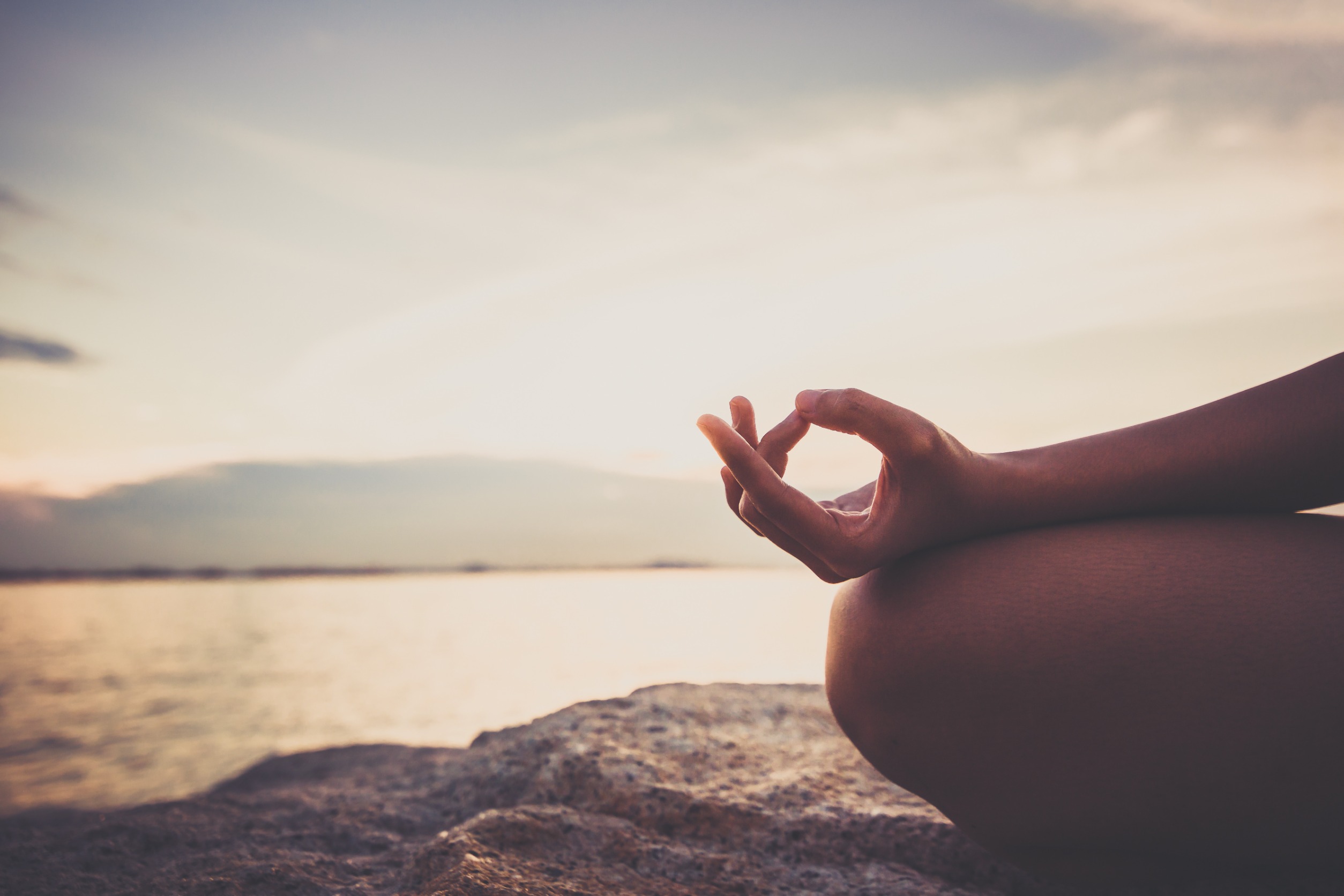 Persona meditando 